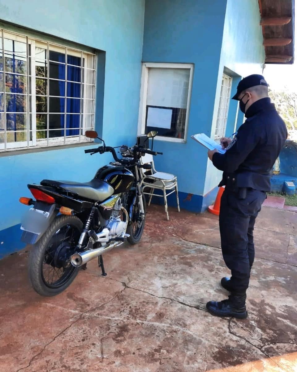 SALTO ENCANTADO: Detuvieron a un joven y recuperaron una motocicleta robada en Jardín América