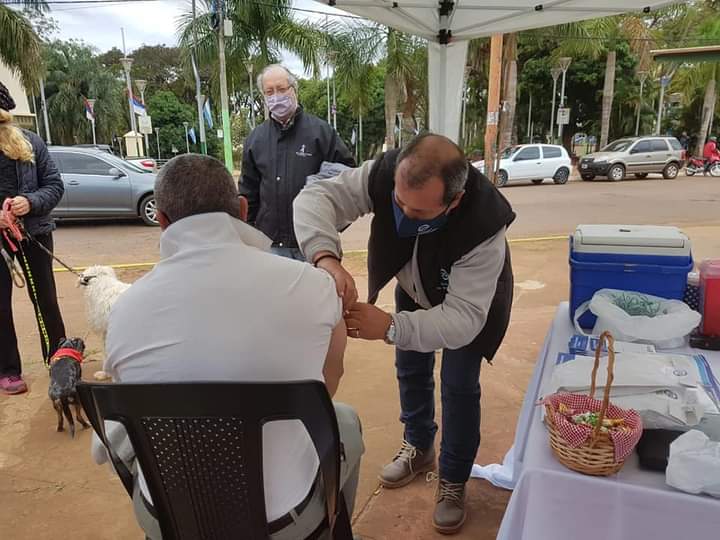 Atención en la carpa de salud del IPS en Puerto Iguazú