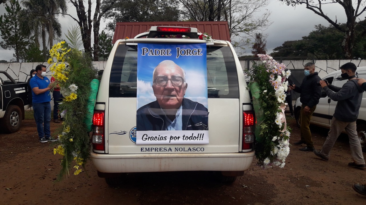 San Vicente: Emotiva despedida al Padre Jorge Maniak quien falleció a causa del covid