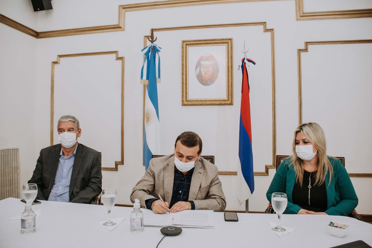 Misiones y Neuquen firmaron un convenio de asistencia y cooperacion