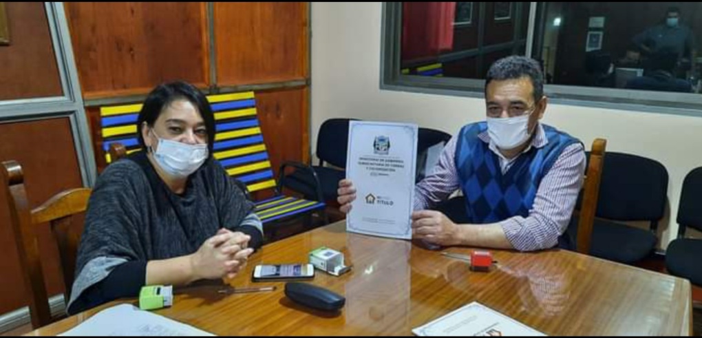 “San Pedro el Intendente Miguel Dos Santos y la subsecretaria de tierra Sonia Melo, firmaron un acuerdo de nuevas Mensuras en la localidad»