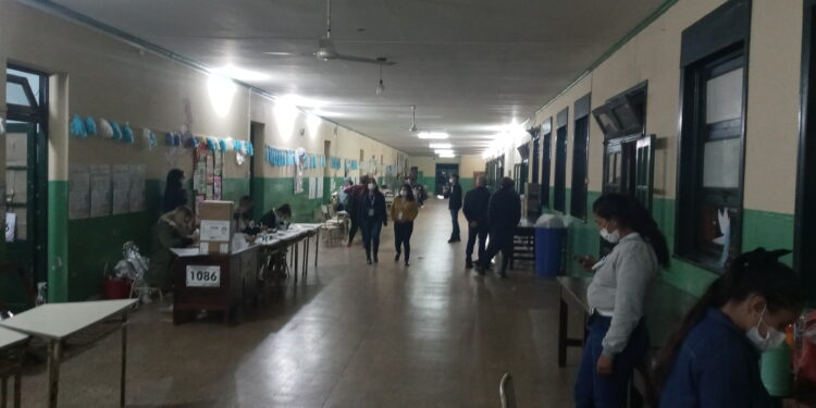 Finalizaron con normalidad las elecciones en Cerro Azul