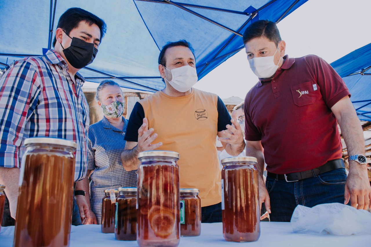 HERRERA AHUAD LANZÓ LA FERIA PROVINCIAL DEL ENVASADO DE GARUHAPÉ DESDE CULTURA EN MOVIMIENTO