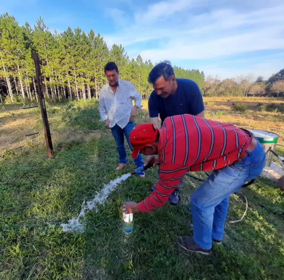 Cacho Bárbaro e Isaac Lenguaza visitaron Colonos de la Invernadita