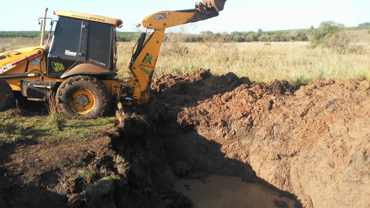 Cerca del productor agropecuario, el municipio colabora con la construcción de reservorios de agua