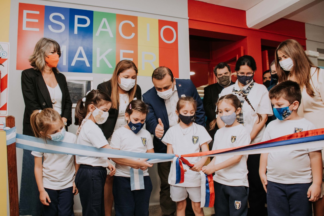 EL GOBERNADOR PARTICIPÓ EN LA INAUGURACIÓN DEL ESPACIO MAKER KIDS EN EL COLEGIO SANTA MARÍA