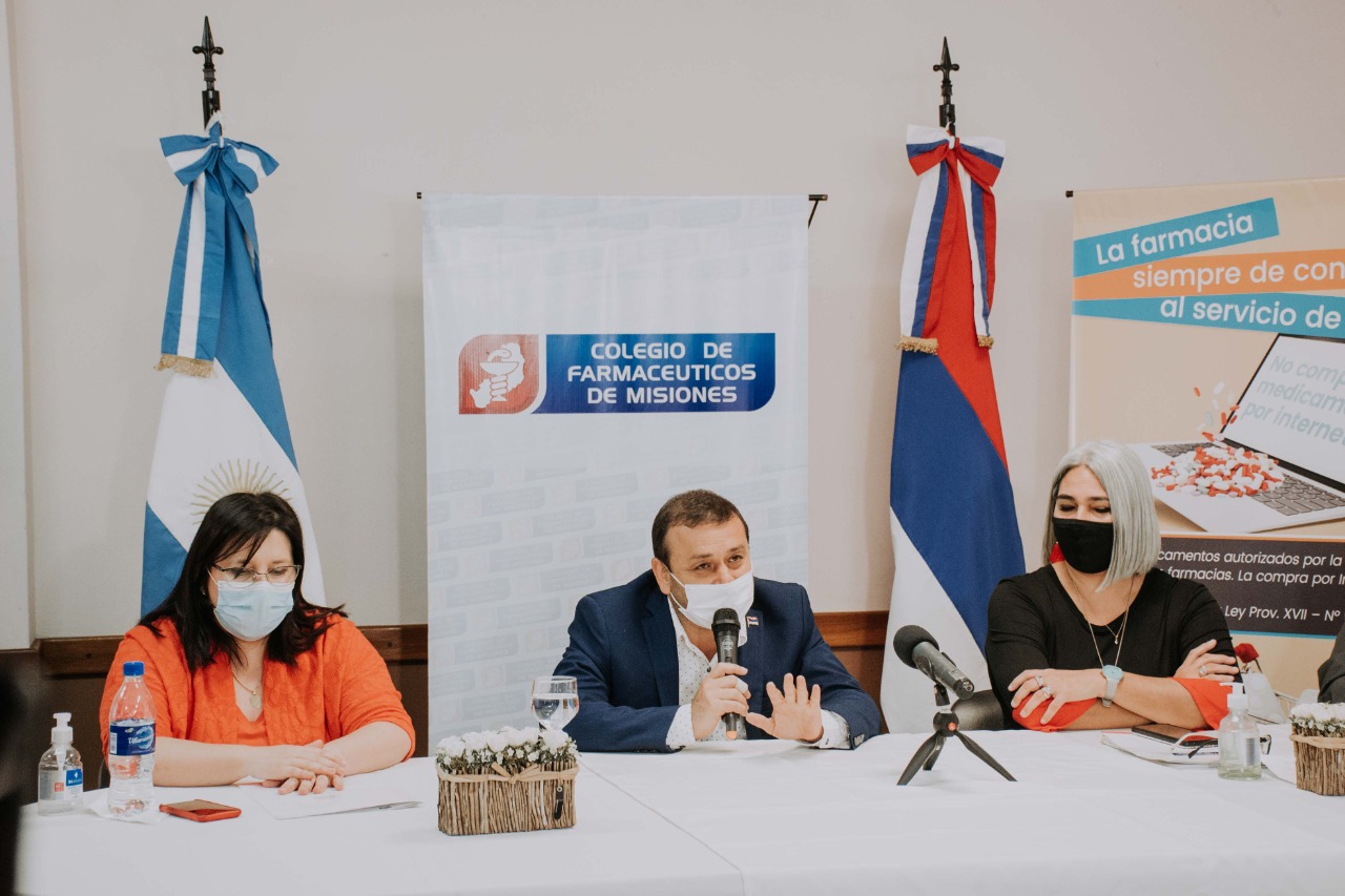 FARMACEUTICOS Y QUIMICOS PRESENTARON CAMPAÑA DE CONCIENTIZACIÓN ACOMPAÑADOS POR AUTORIDADES PROVINCIALES
