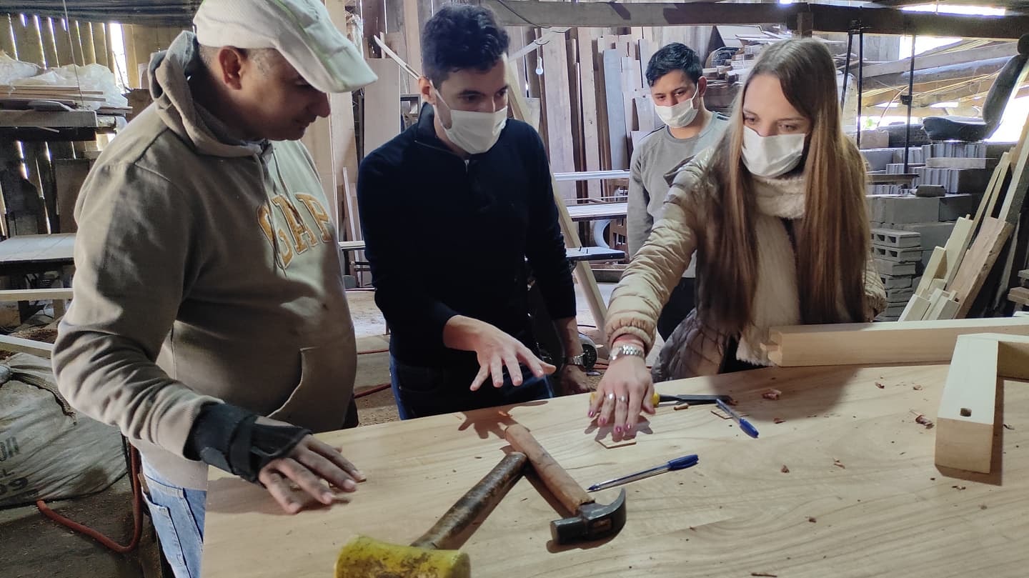Pedro Puerta visito emprendedores de Oberá, ciudad natal de Florencia Klipauka Lewtak
