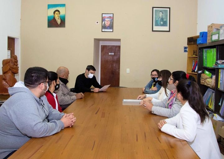 San Javier: Vílchez se reunió profesores y equipo técnico de la Escuela de Comercio N°5