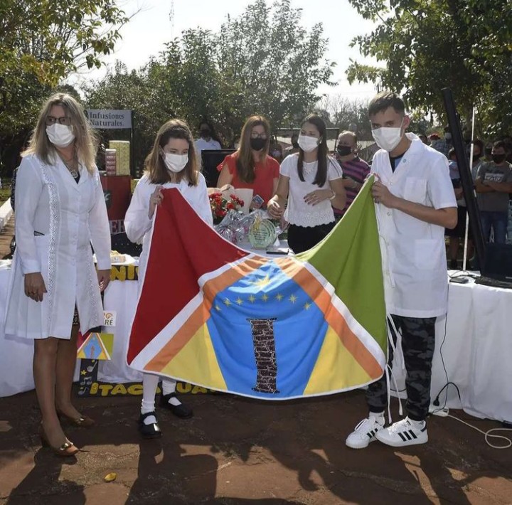 Itacaruare festejo sus 120° Aniversario y presento su Bandera símbolo de identidad