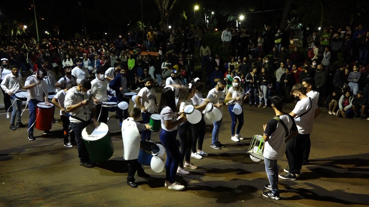 Los estudiantes de Apóstoles realizaron la tradicional toma de la ciudad