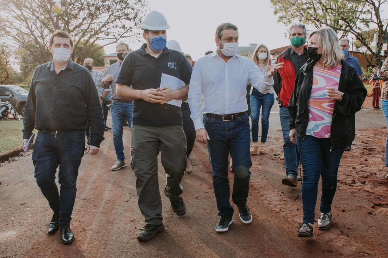AVANZAN LAS OBRAS DEL SISTEMA DE DESAGÜES CLOACALES EN APÓSTOLES