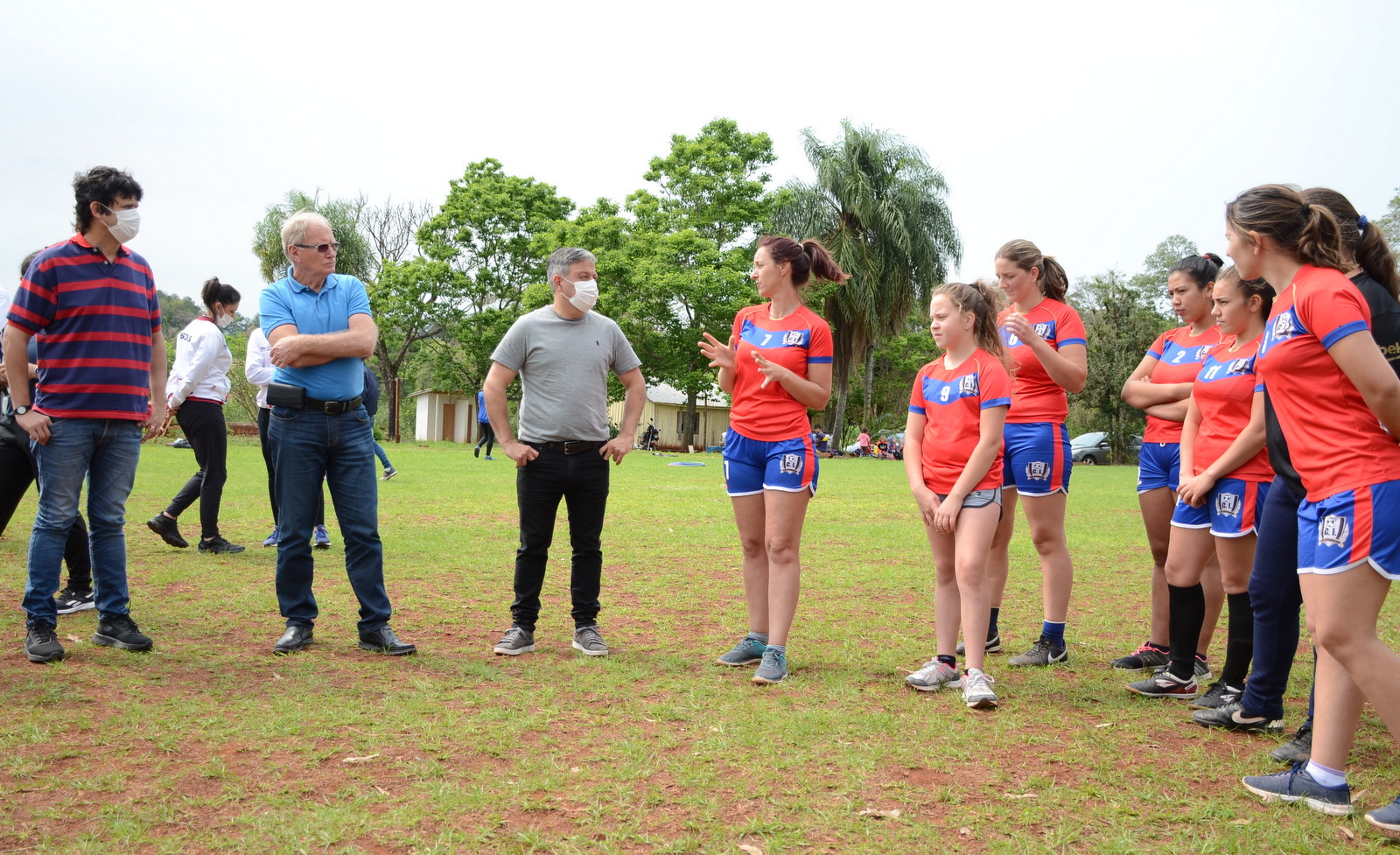 EQUIPOS DE FÚTBOL FEMENINO DE LAS COLONIAS DE ANDRESITO RECIBIERON UNA CLÍNICA DE FÚTBOL