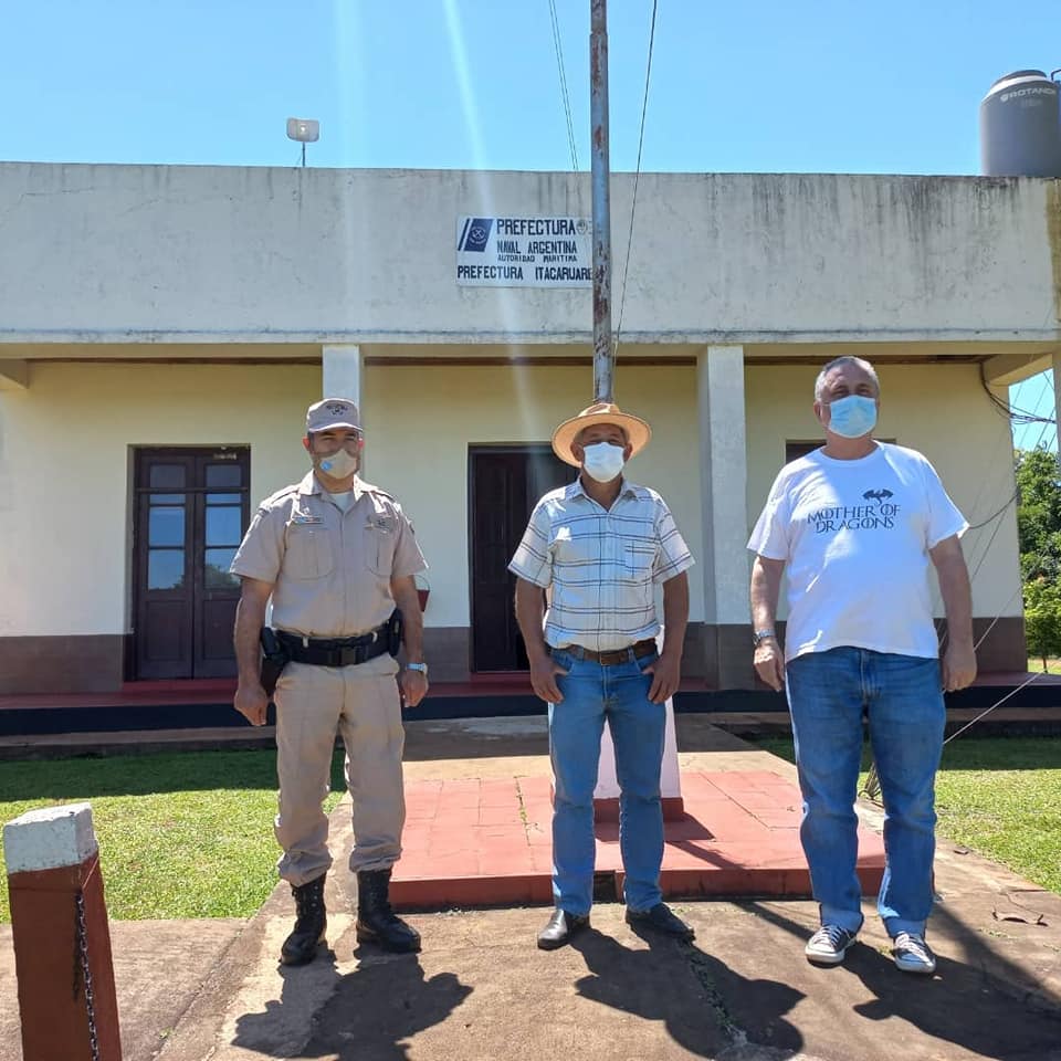 Passalaqcua visito la localidad de Itacaruare y recorrió la escuela de La Isla