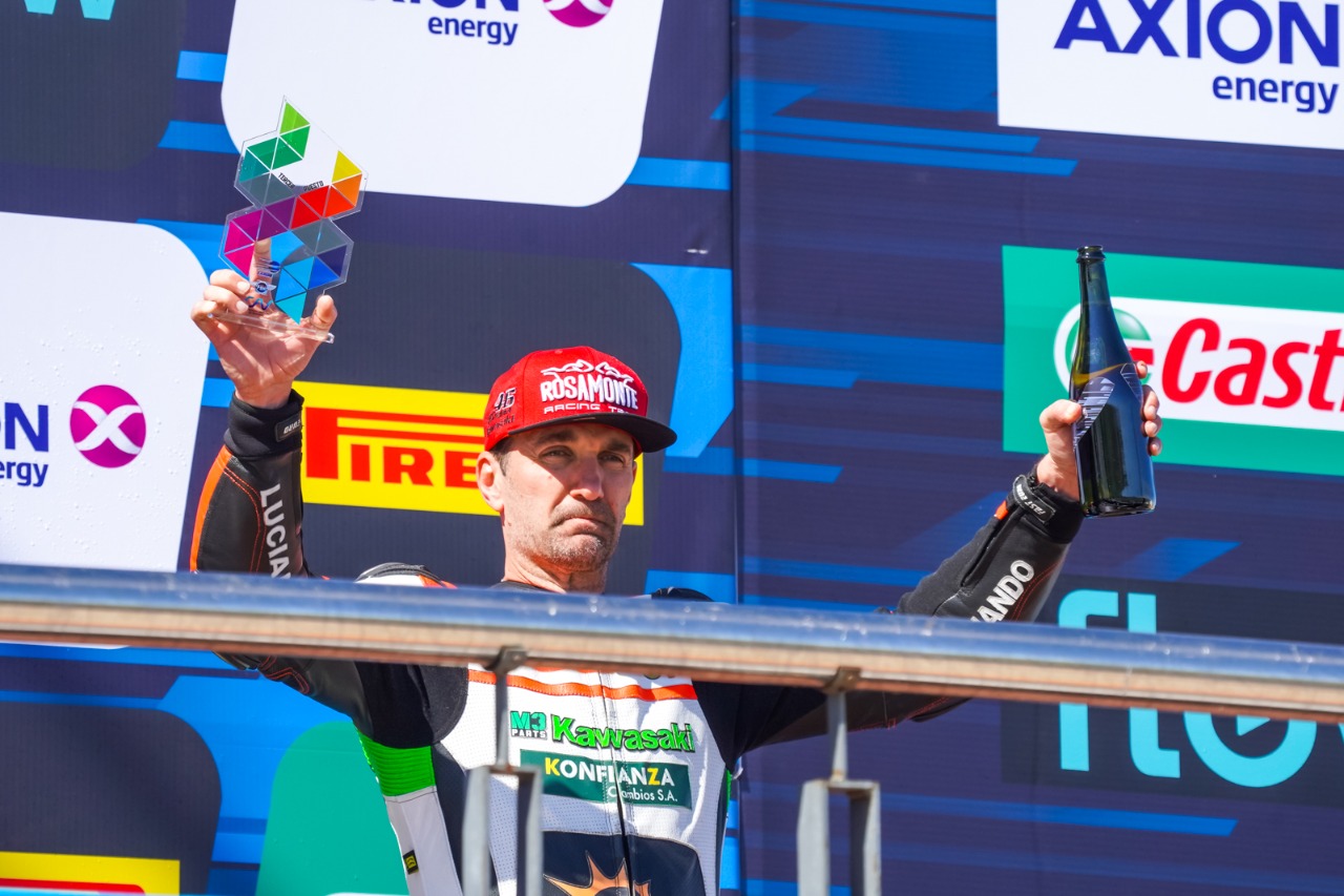 Diego Zapaya logró el tercer puesto en la categoría Stock Open (+50) en la anteúltima fecha del Superbike Argentino
