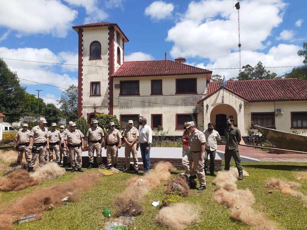 San Javier: Prefectura Naval Argentina hizo entrega a Ecología material que secuestraron en operativos