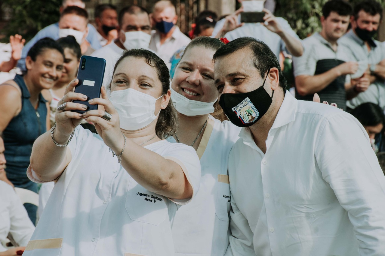 HERRERA AHUAD SE COMPROMETIÓ A GESTIONAR ASFALTO Y OBRAS DEPORTIVAS DURANTE LOS FESTEJOS POR EL ANIVERSARIO DE CAÁ YARÍ