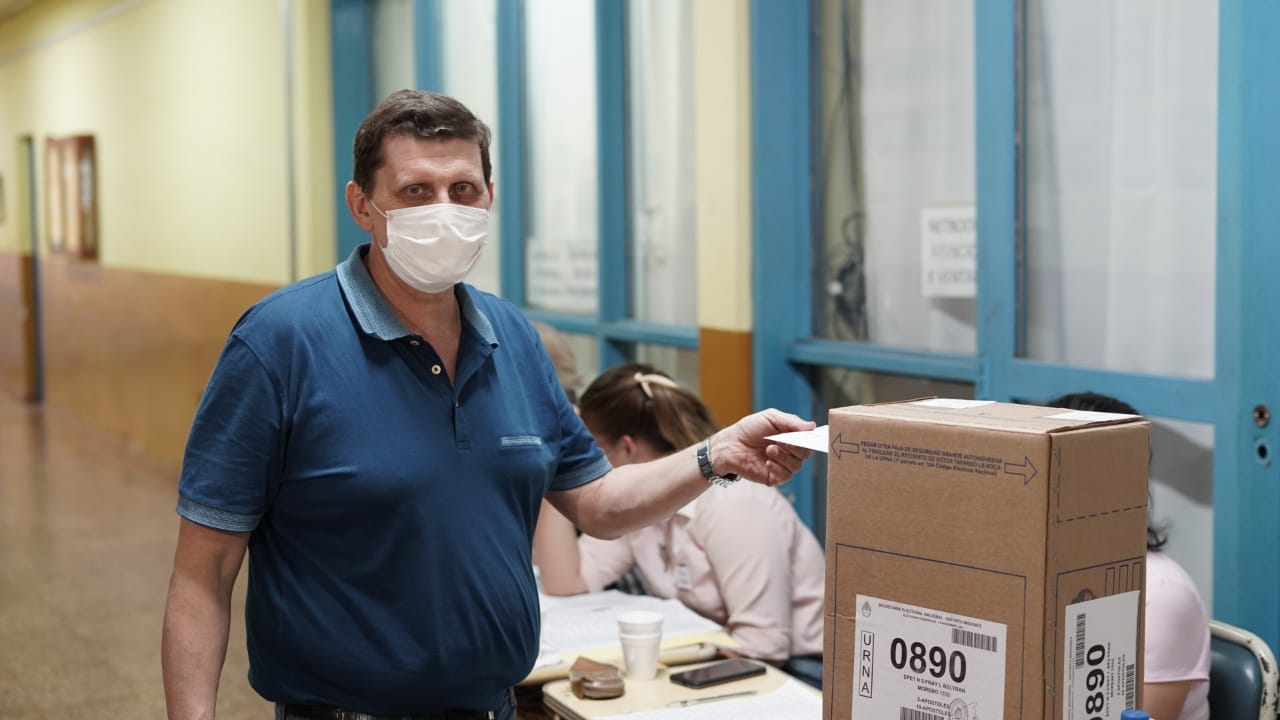En horas de la tarde, el Ministro Adolfo Safrán emitió su voto en Apóstoles