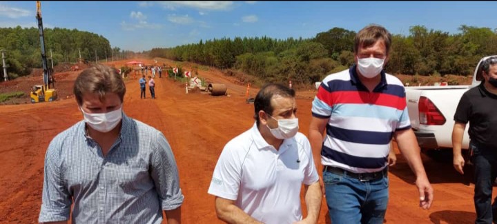 El Gobernador e Intendente de Tres Capones y Azara recorrieron las obras de la Ruta Costera