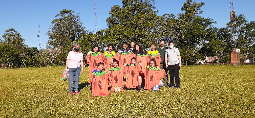 Se realizó una nueva entrega de indumentaria a equipos deportivos de Apóstoles