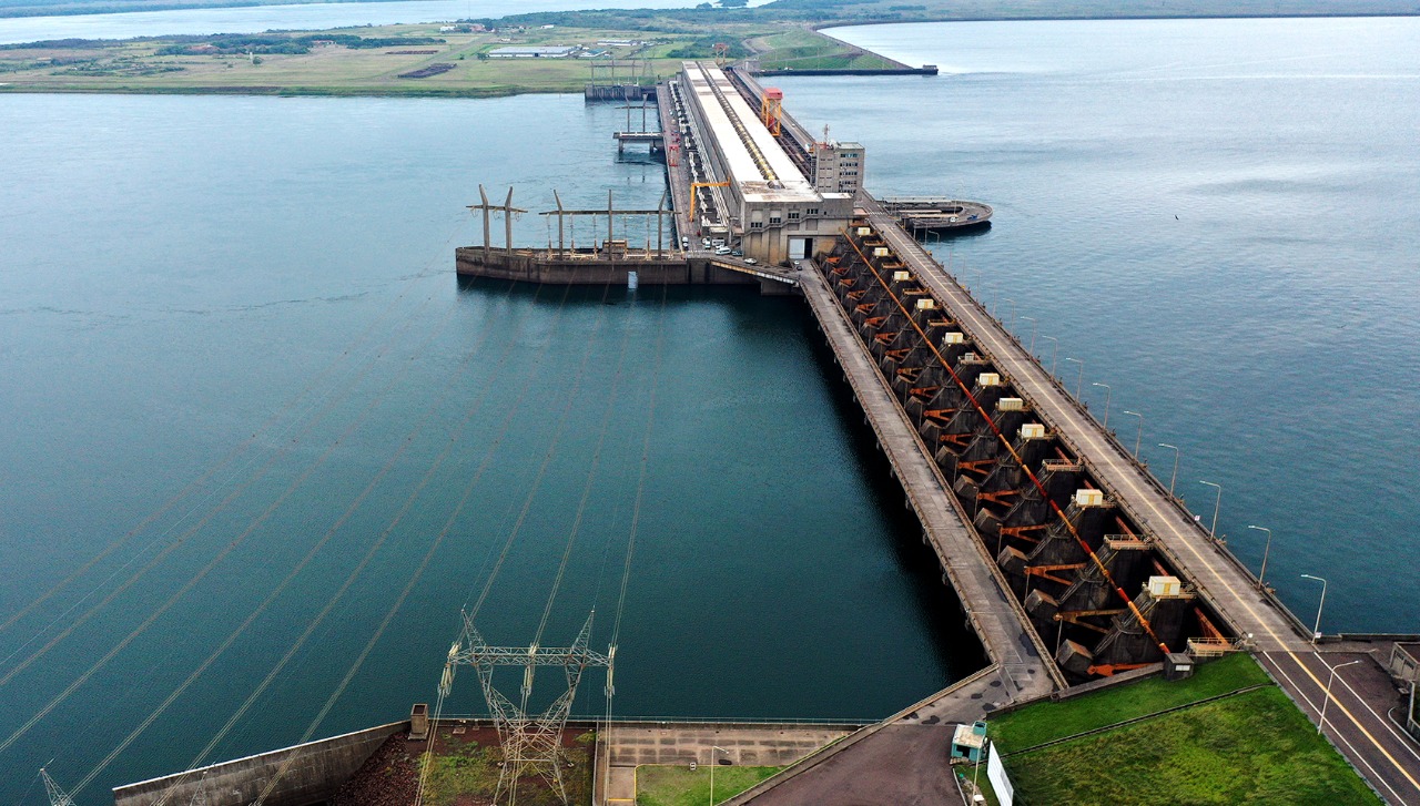 Exitosa prueba de sincronización entre los sistemas eléctricos de Yacyretá e Itaipú