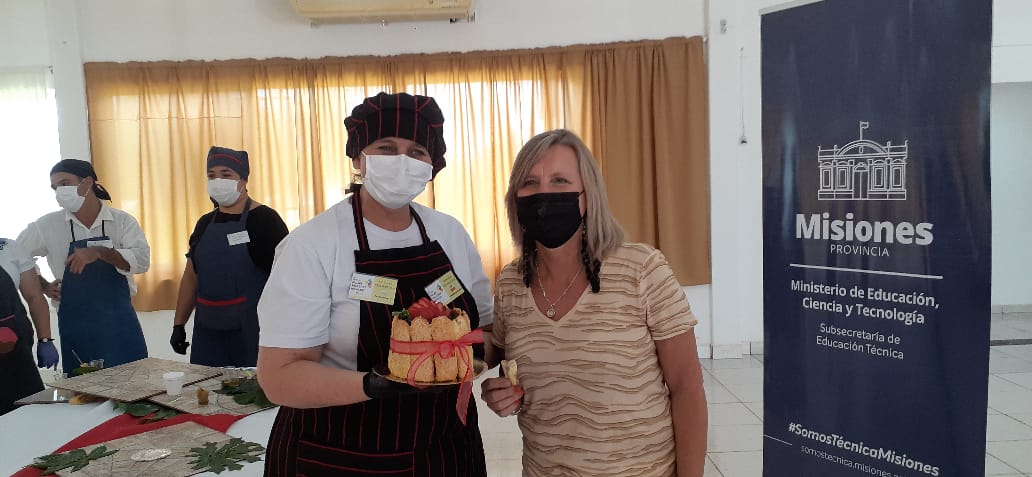 Alumnos del Aula Taller Móvil de Gastronomía presentaron muestras de lo aprendido durante el año