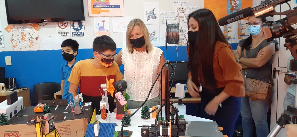 Con gran participación de apostoleños durante el año, culminaron los cursos ofrecidos por la red de espacios Makers