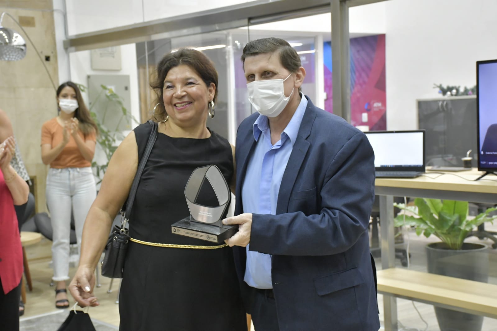 El vicegobernador participó de la entrega de menciones a jubilados de ATM