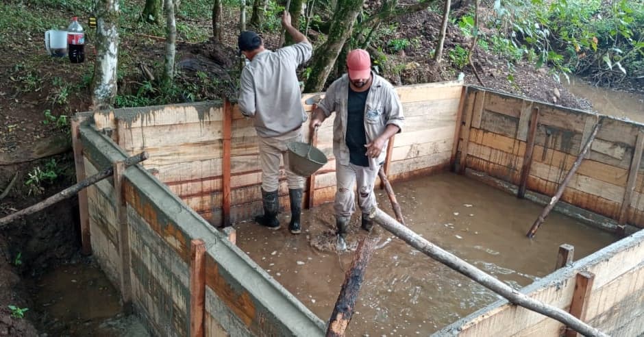 San Javier: Tareas de recuperación de vertientes en el Paraje Procediño
