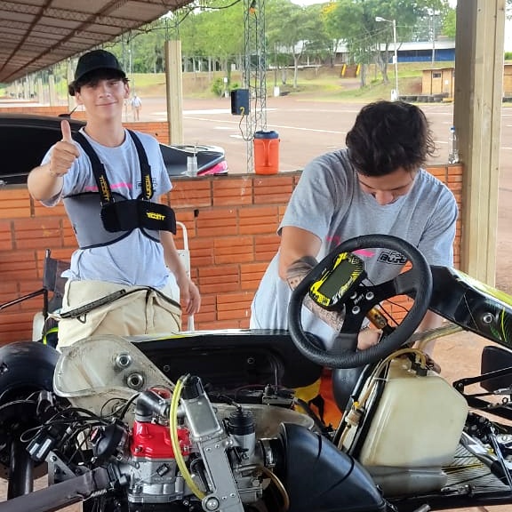 Los pilotos apostoleños Bautista y Facundo Bustos de pretemporada en Oberá