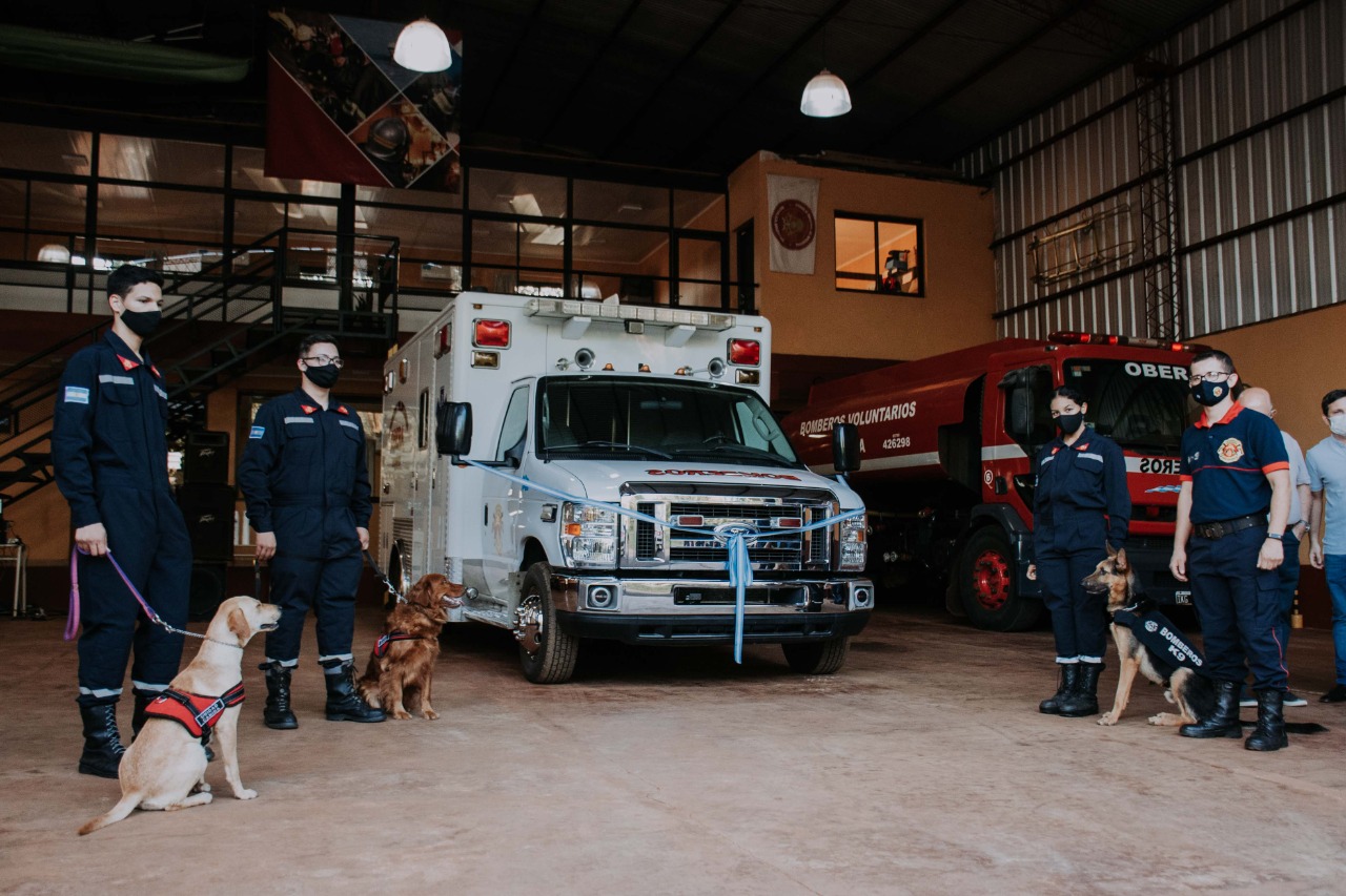 LOS BOMBEROS VOLUNTARIOS DE OBERÁ INCORPORARON UNA NUEVA AMBULANCIA DE ALTA COMPLEJIDAD