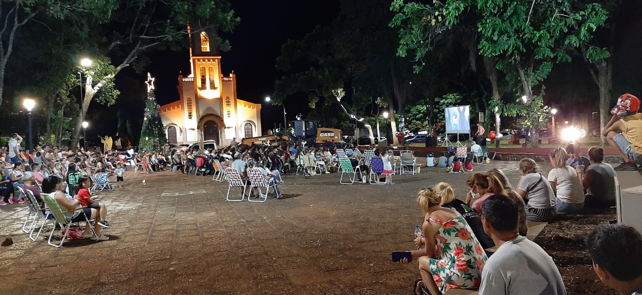 Verano 2022: Exitosa noche de cine infantil en Apóstoles