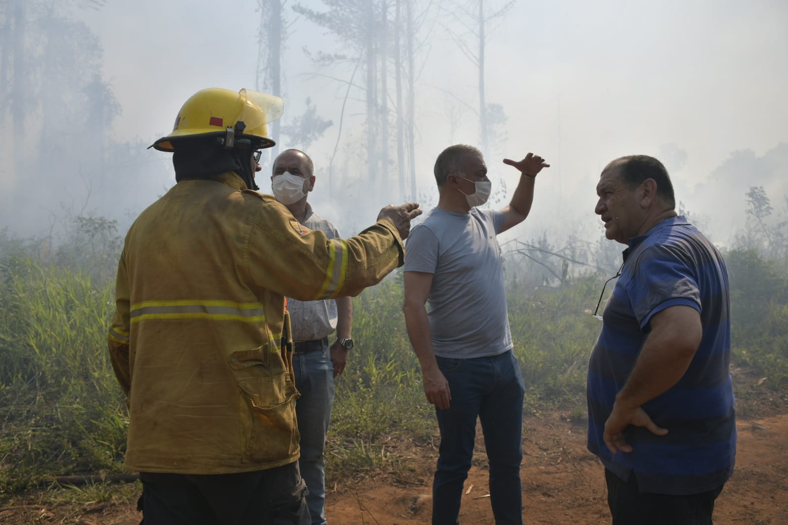 Arce destacó la labor de los bomberos y pidió, a la población, extremar los cuidados