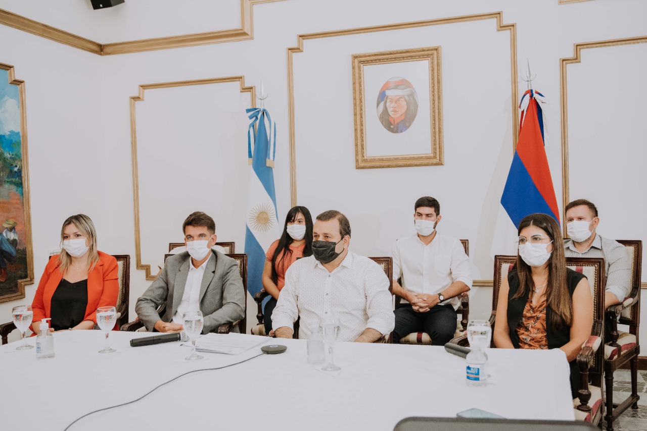 HERRERA AHUAD FIRMÓ CON EL CFI UN CONVENIO PARA LA AMPLIACIÓN DE LA RED DE ESPACIOS MAKER A TODA LA PROVINCIA