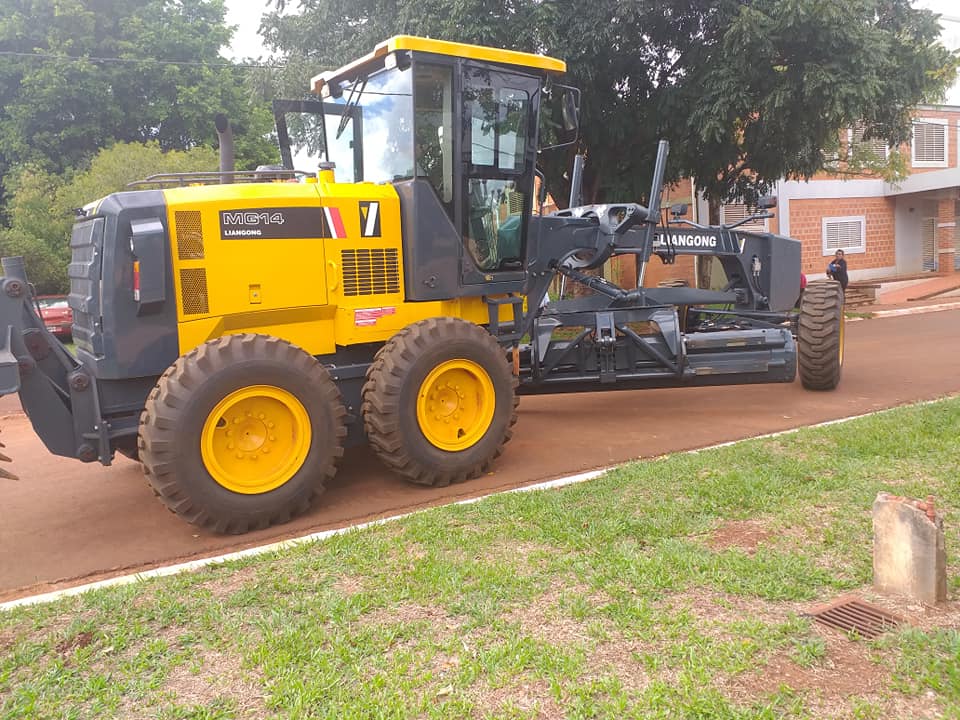 Tres Capones ya cuenta con una Motoniveladora 0KM cedida a préstamo lo cual facilitara diferentes trabajos en el municipio