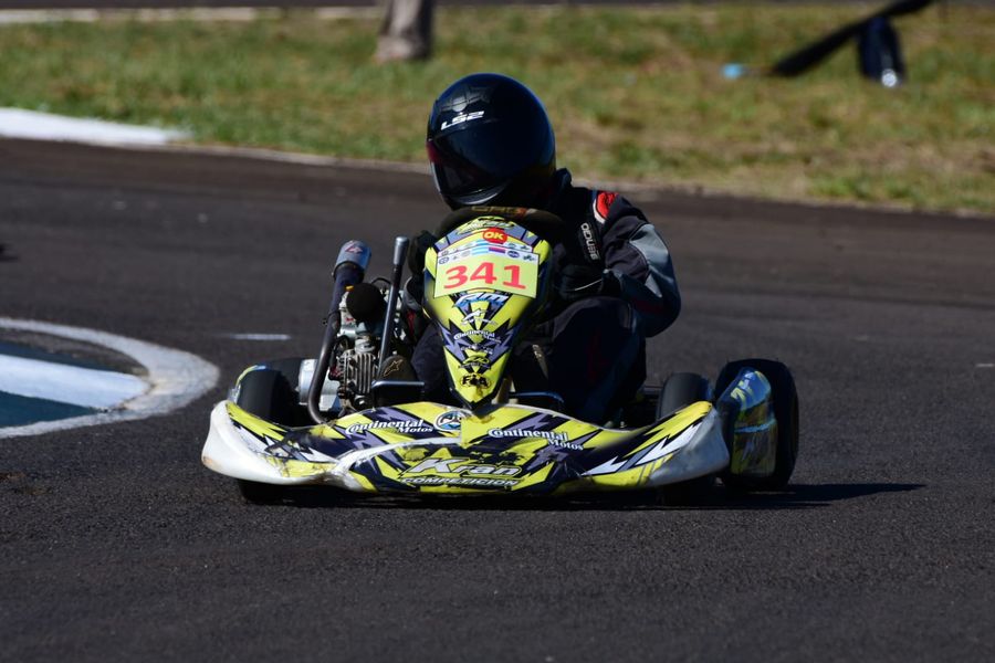 Maitena la mas pequeña del Team Bustos obtuvo el 5º puesto en la primera fecha del karting y va por mas