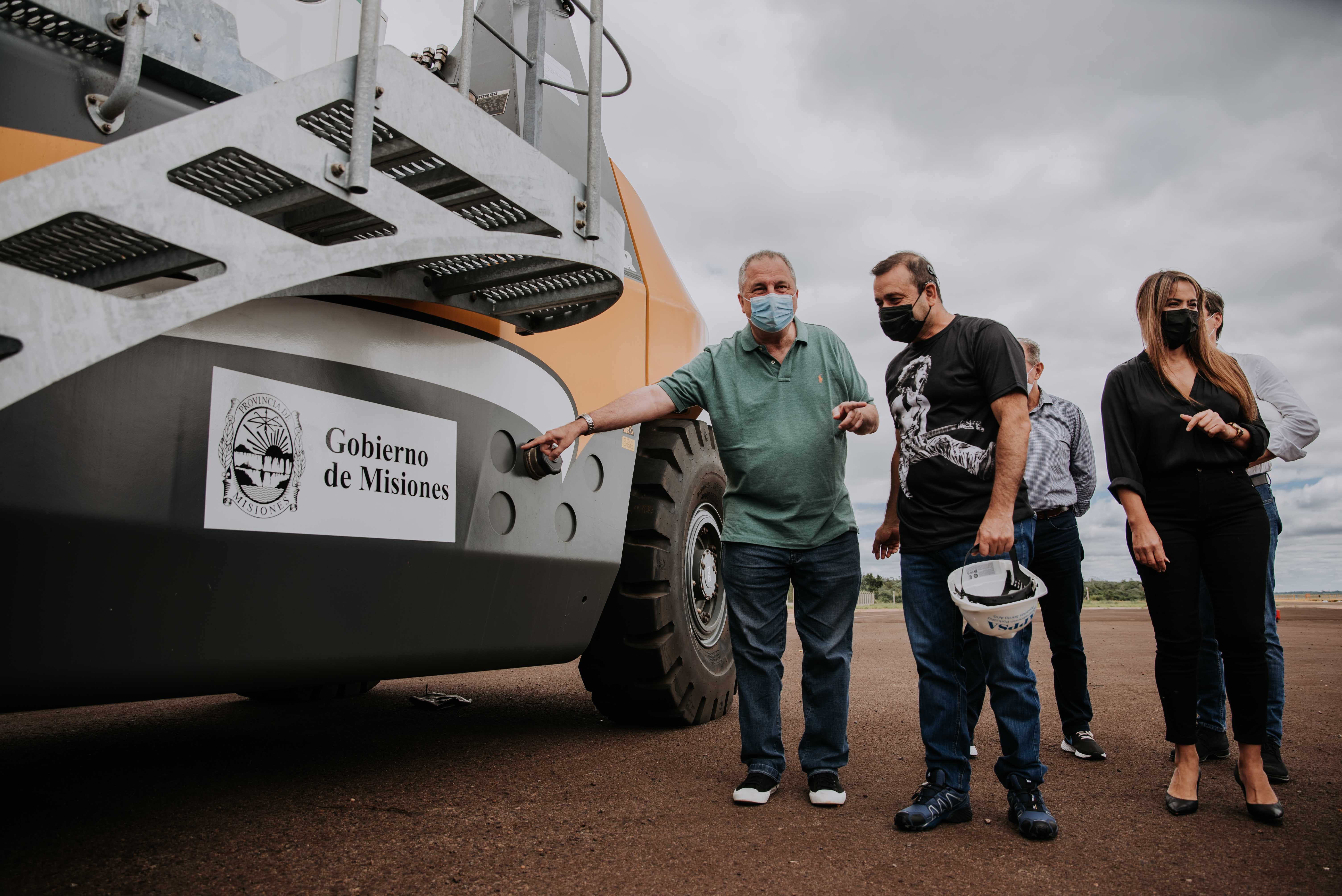 HERRERA AHUAD SUPERVISÓ LA INCORPORACION DE EQUIPAMIENTO DE ULTIMA GENERACIÓN PARA EL PUERTO DE POSADAS