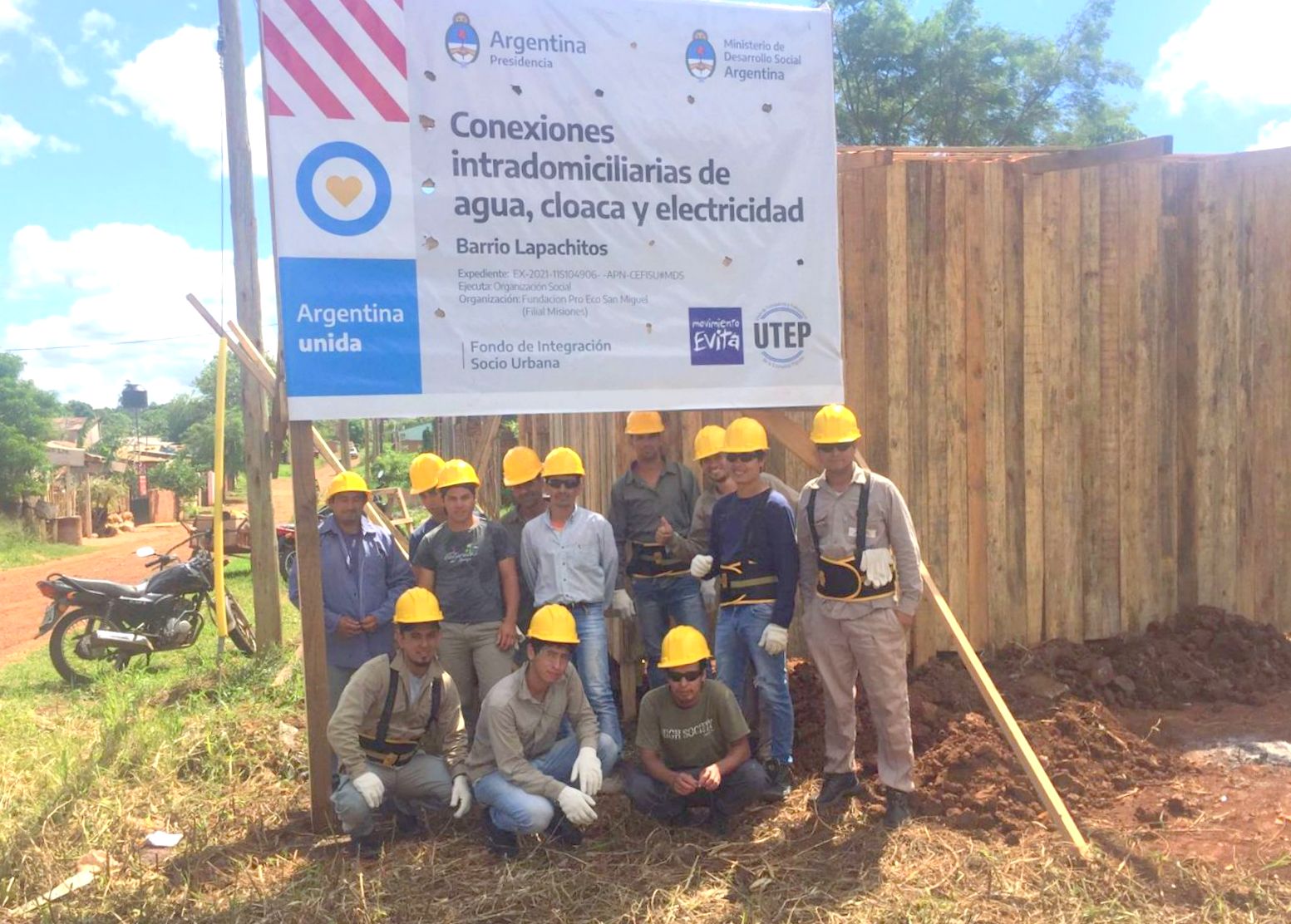 A través de los movimientos populares la Nación ejecuta obras de urbanización en el barrio Lapachitos 