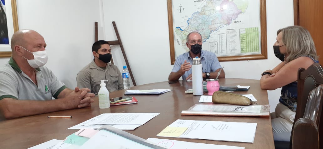 Reunión con el fin de trazar nuevas líneas de trabajo para fortalecer la cadena de valor piscícola de la ciudad de Apóstoles Reunión con el fin de trazar nuevas líneas de trabajo para fortalecer la cadena de valor piscícola de la ciudad de Apóstoles