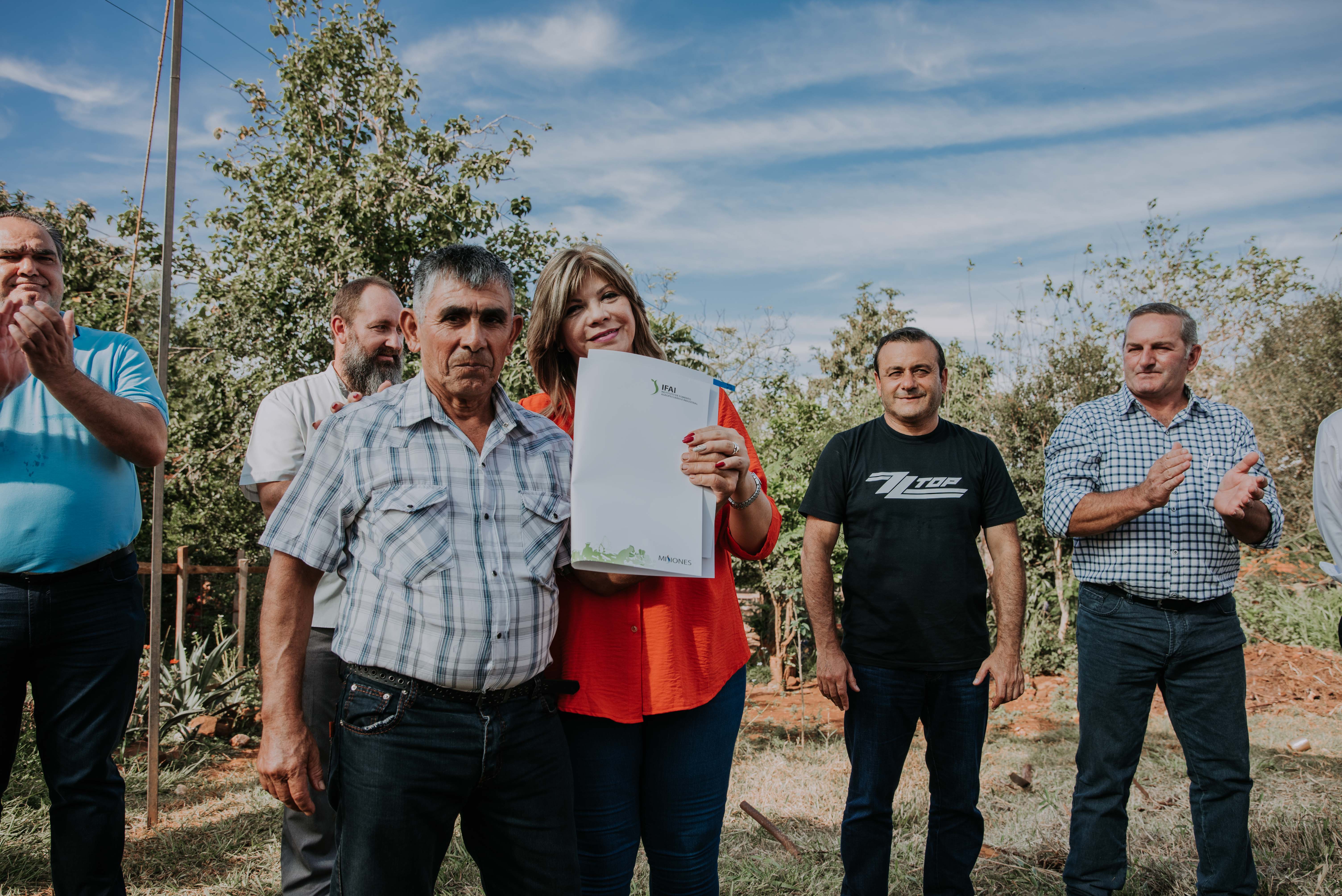 TIERRA, TECHO Y TRABAJO: HERRERA AHUAD ENTREGÓ TÍTULOS DE PROPIEDAD EN SANTO PIPÓ