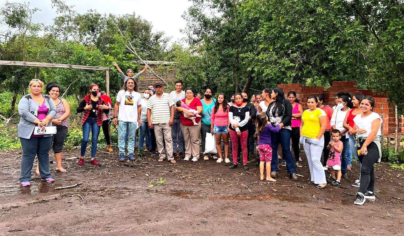 Más de 30 familias reclaman servicios básicos y apertura de calles en el barrio «Martín Chiquito» de Santa Ana