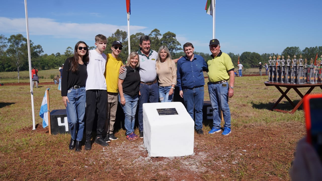 La inauguración del Kartódromo de Apóstoles fue una fiesta