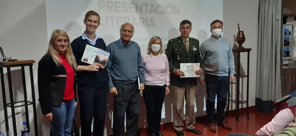 Con gran marco de público comenzó la Exposición Literaria en la Casa del Mate