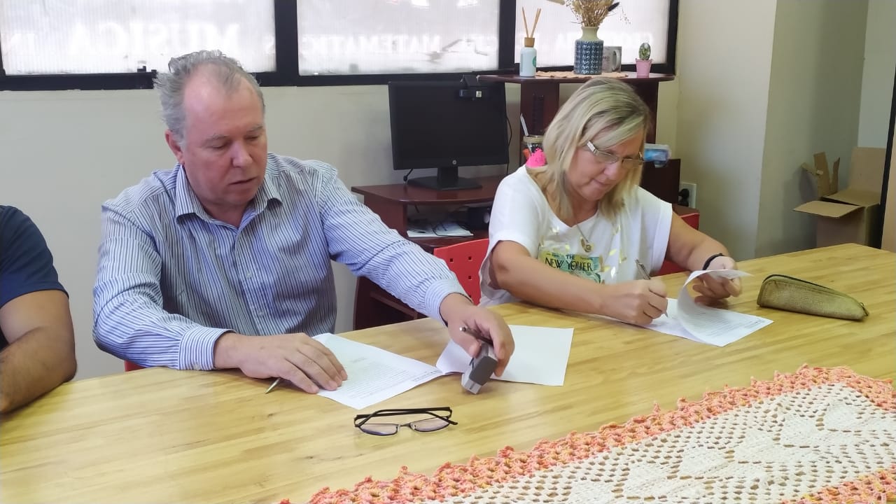Firma de Convenio de Cooperación entre la Municipalidad de Apóstoles y el Instituto Superior San Agustín