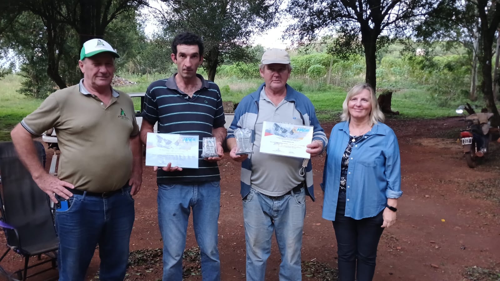 Productores Apícolas de Apóstoles Obtuvieron Premios Destacados en un Concurso Internacional de Mieles en Entre Ríos