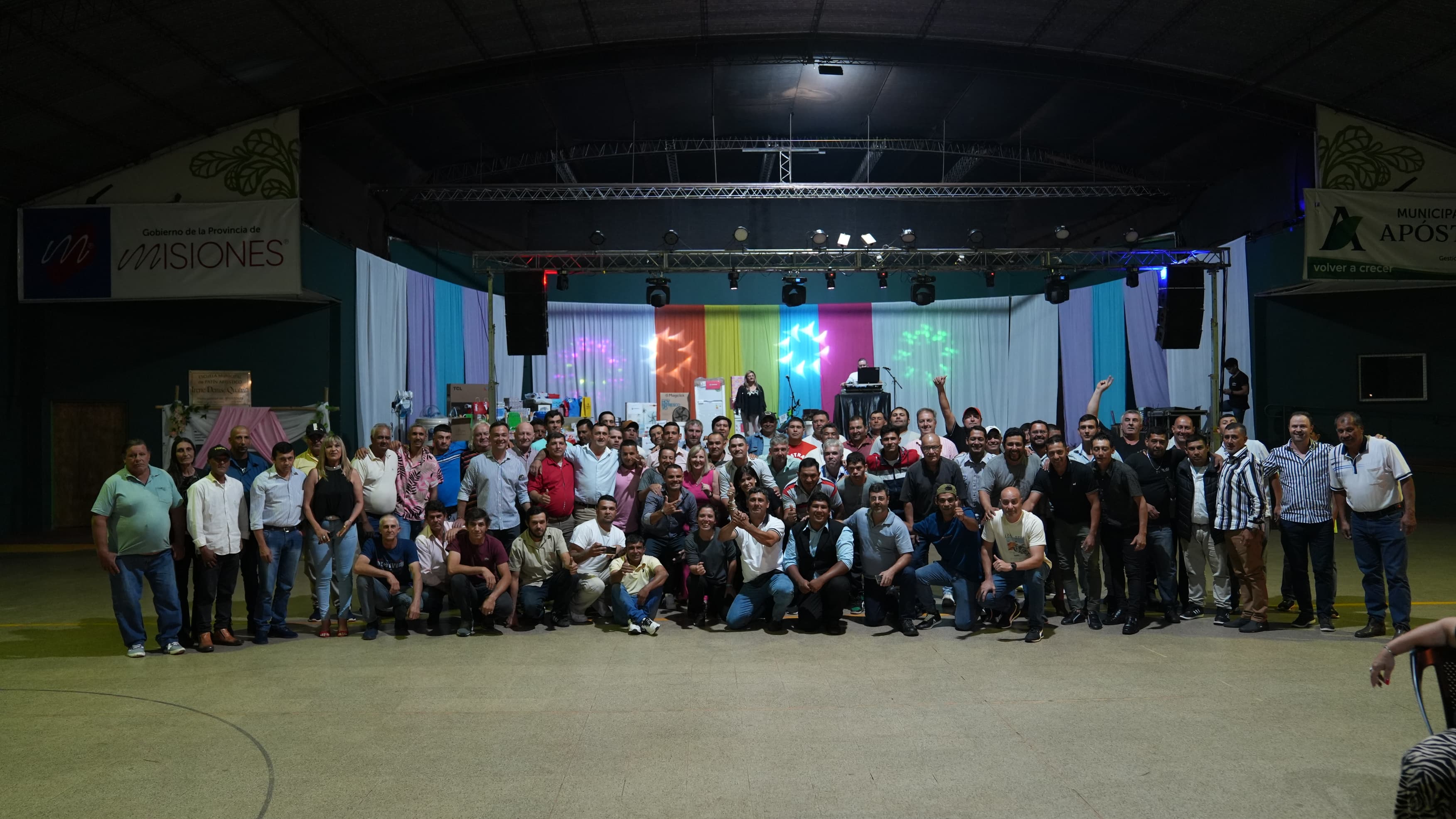 Una noche especial para los empleados municipales de Apóstoles.